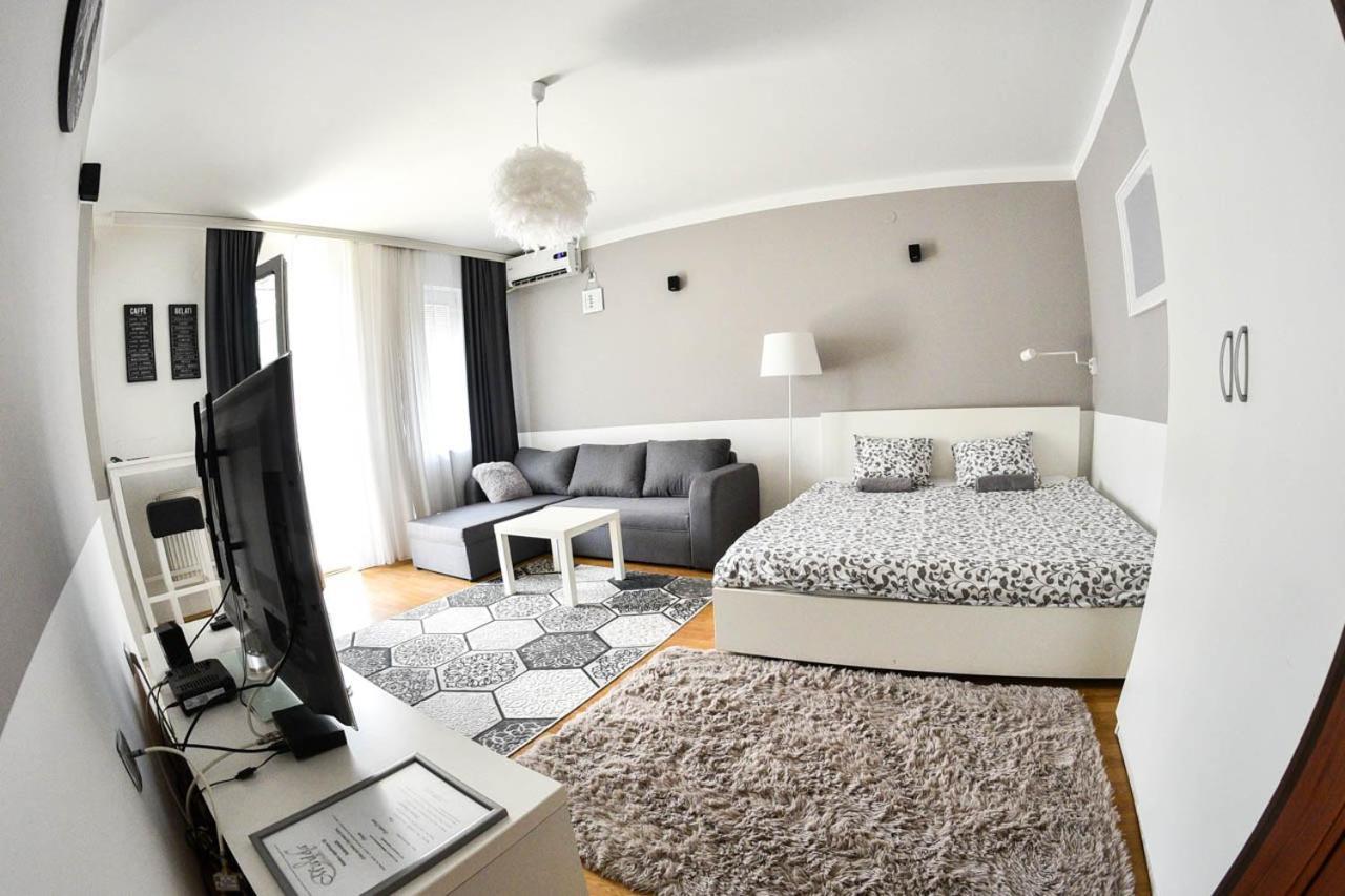 Madea Apartment 35 Novi Sad Exteriör bild
