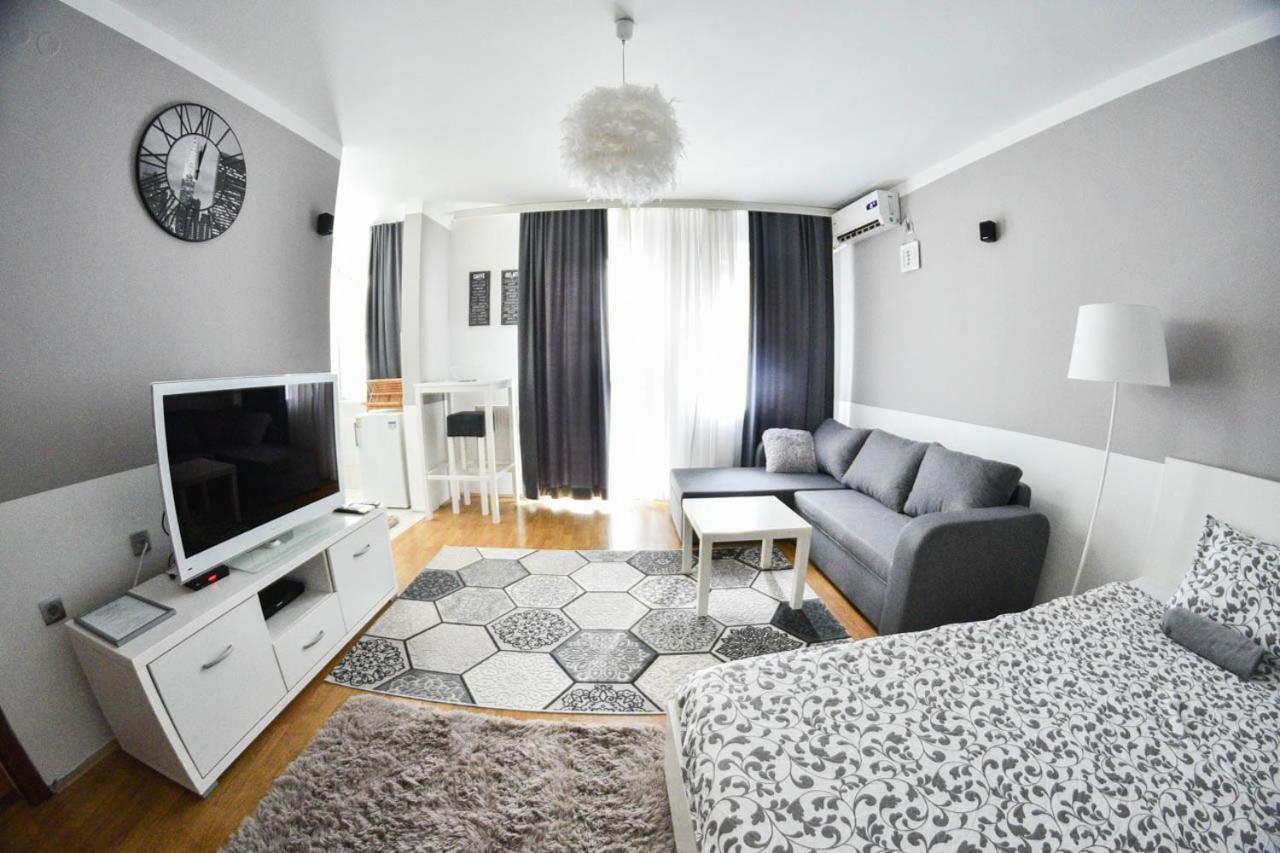 Madea Apartment 35 Novi Sad Exteriör bild